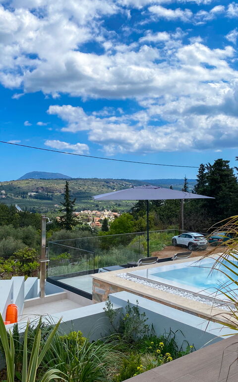 Villa Kallos: Exteriör, slå samman, Utomhus