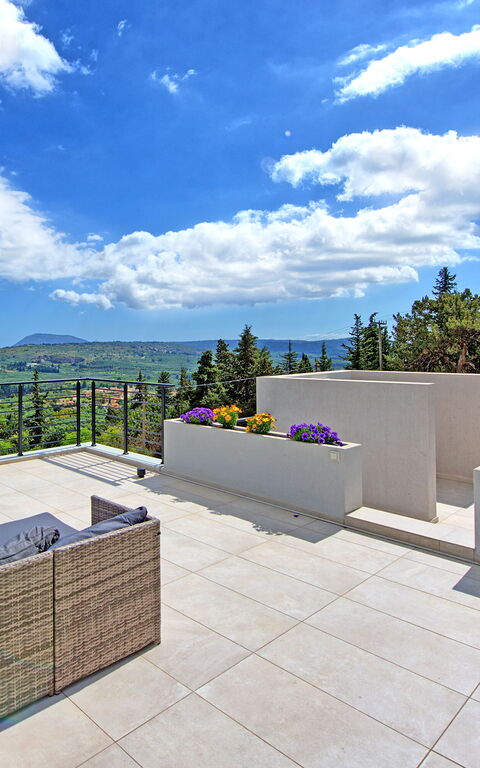 Villa Kallos: Sommar, Utomhus