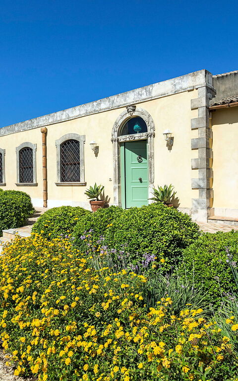 Don Salvatore: Exteriör, Huvudentré