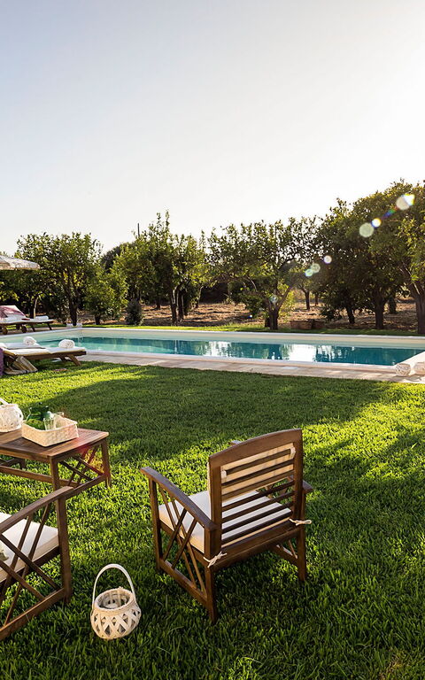 Don Salvatore: Exteriör, slå samman, Trädgård