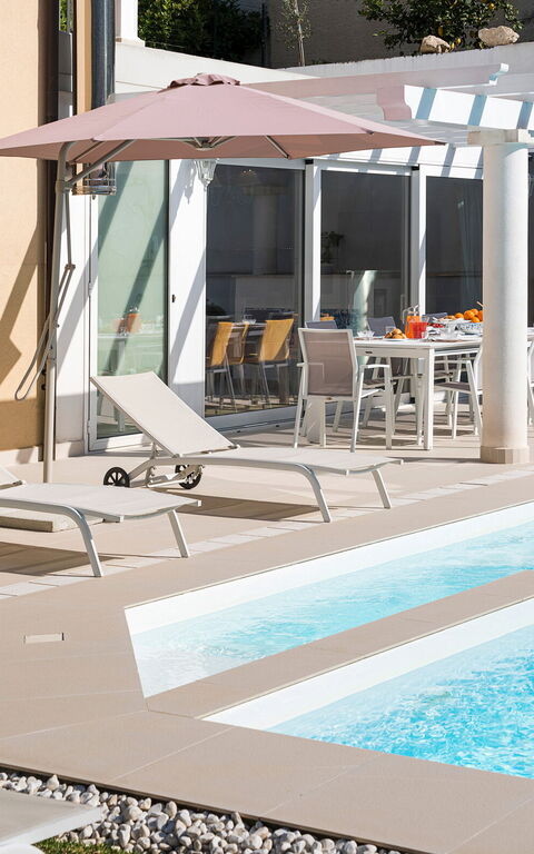 Villa Giutitta: Exteriör, slå samman