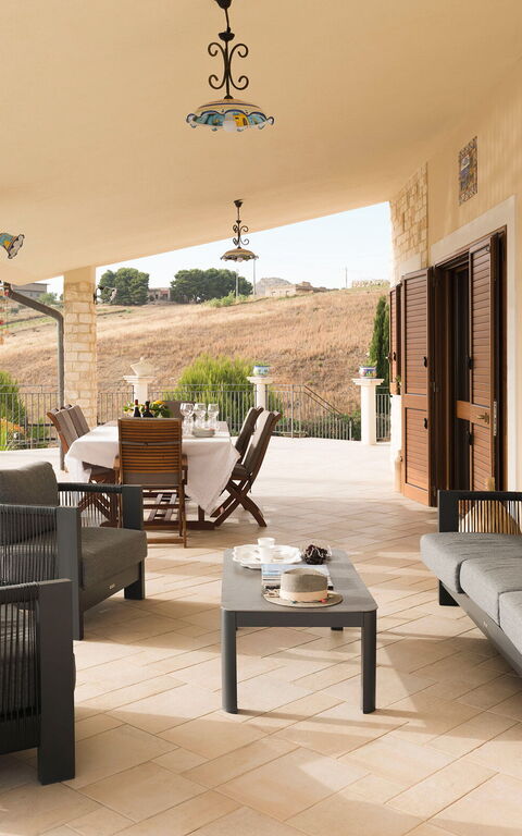 Villa Anthea: Exteriör, Visningar