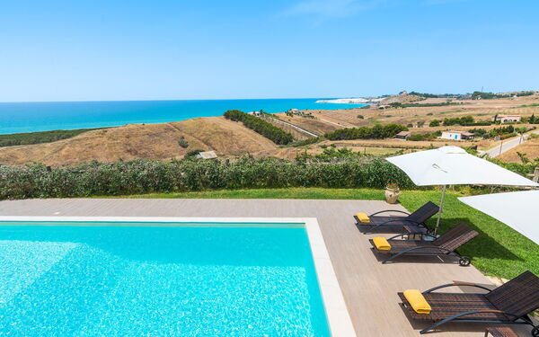 Villa Anthea: slå samman, Trädgård, Utomhus, Visningar