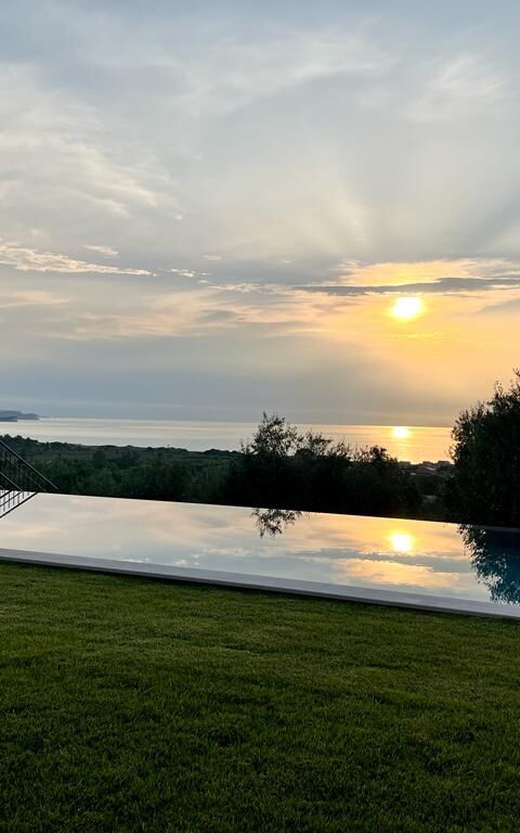 Villa Acropolitana: Sommar, Visningar