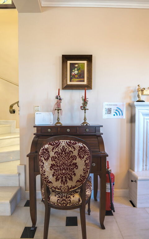 Iro Royal Villa: Vardagsrum