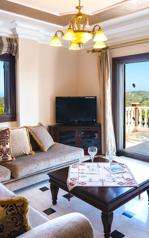 Iro Royal Villa: Vardagsrum