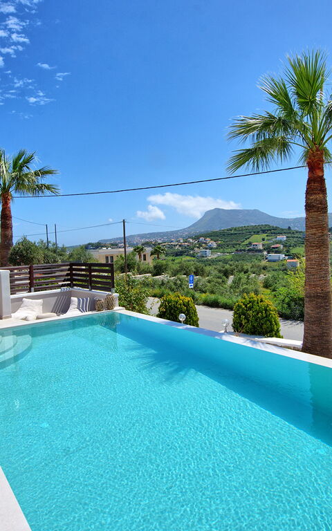 Villa Kostantina: slå samman, Sommar, Utomhus