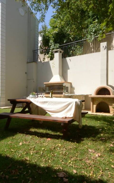 Villa Angie: Exteriör, Utomhus