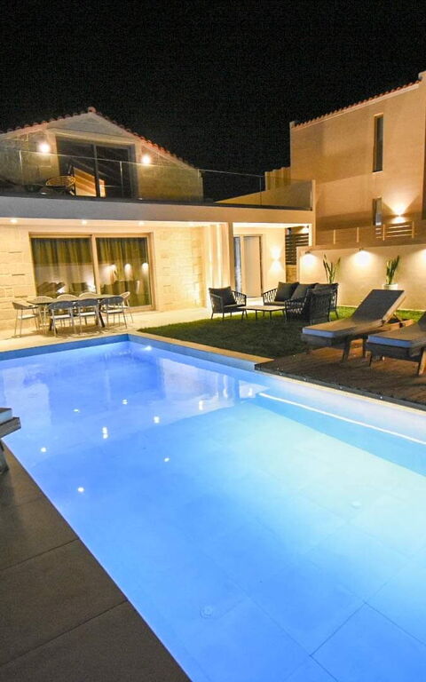 Villa Silentium Evilia: Exteriör, slå samman, Trädgård, Utomhus