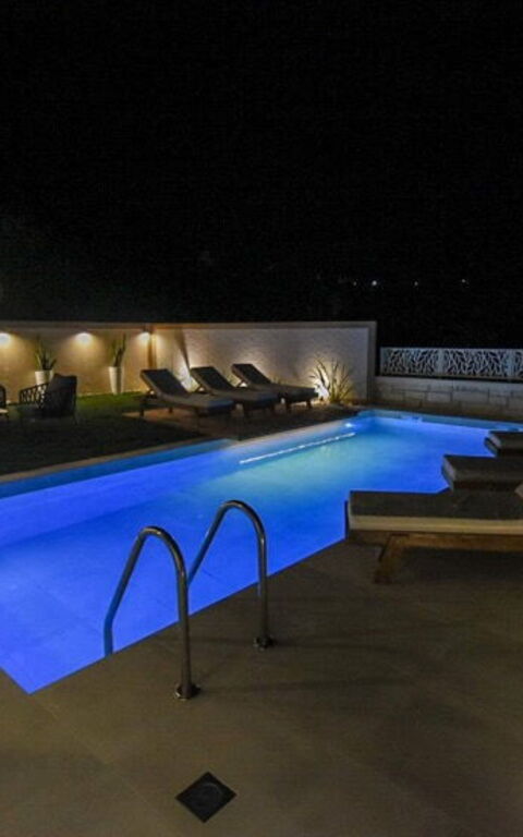 Villa Silentium Evilia: Exteriör, slå samman, Trädgård, Utomhus