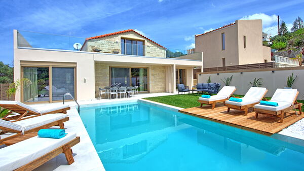 Villa Silentium Evilia: Exteriör, slå samman, Trädgård, Utomhus