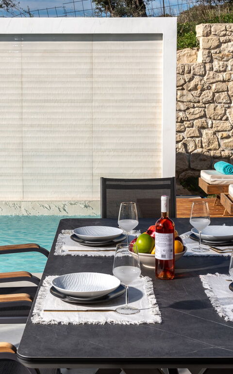 Villa Silentium Ionia: slå samman