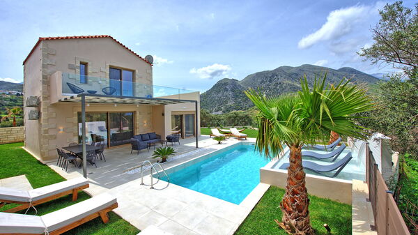 Villa Silentium Olia: Exteriör, slå samman, Sommar, Trädgård, Utomhus