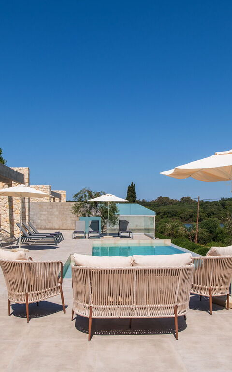 Villa Otter: Exteriör, Utomhus