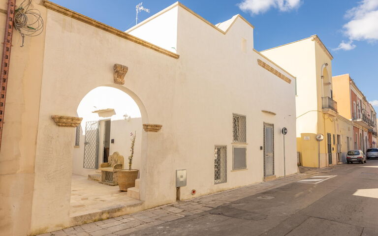 Casa Harem: Exteriör, Huvudentré, Utomhus