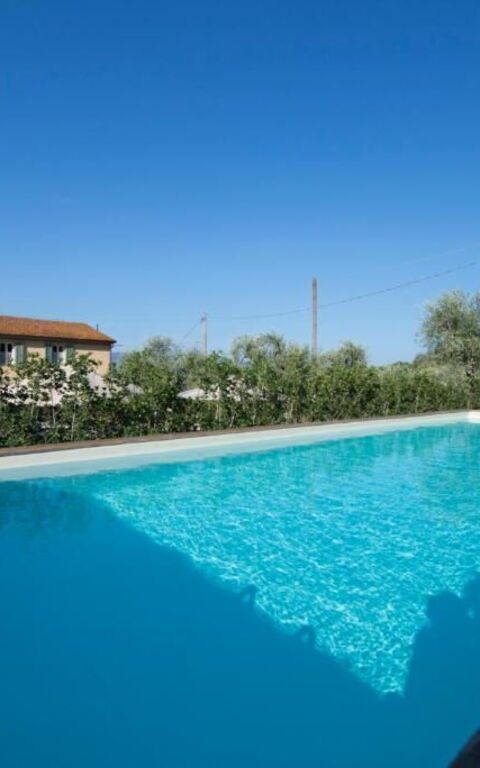 Bello Stare: Exteriör, slå samman, Utomhus