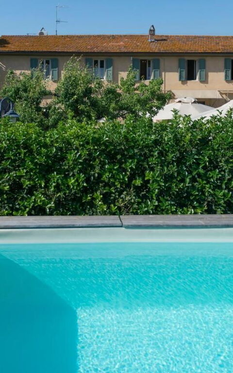 Bello Stare: Exteriör, slå samman, Utomhus