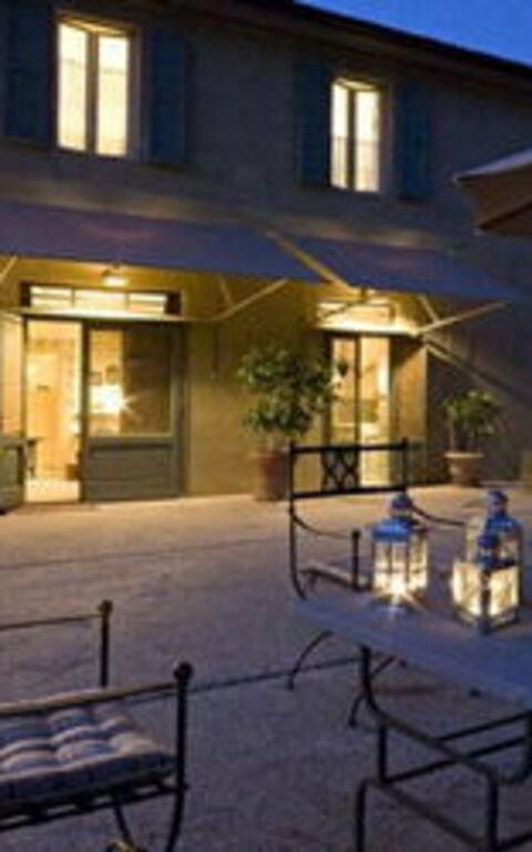 Bello Stare: Exteriör, Utomhus