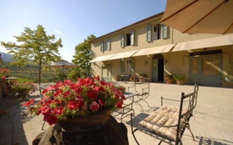 Bello Stare: Exteriör, Utomhus