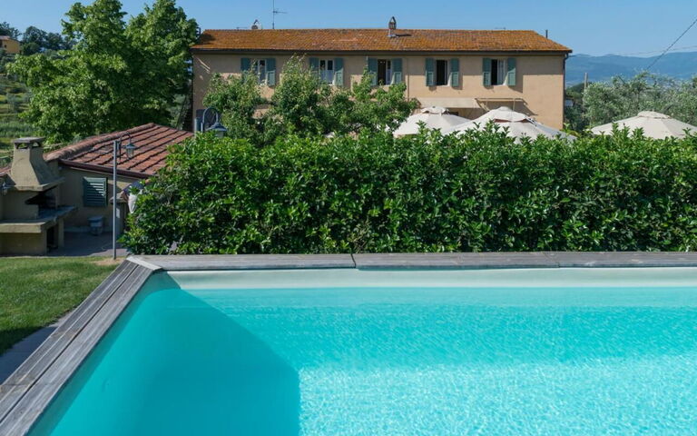 Bello Stare: Exteriör, slå samman, Utomhus