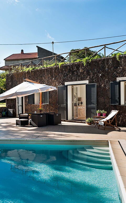 Villa Montefiore: Exteriör, slå samman, Utomhus