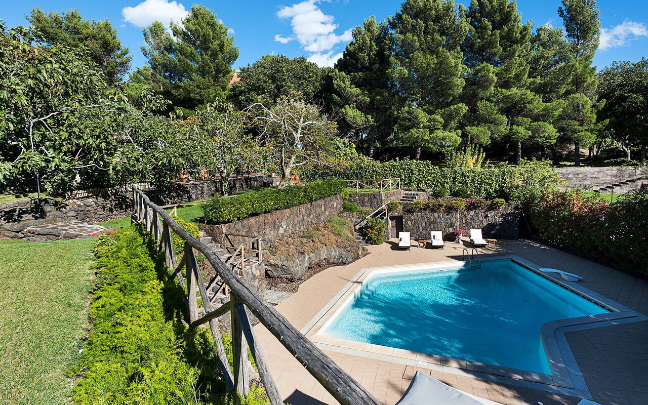 Villa Montefiore: Exteriör, slå samman, Trädgård, Utomhus