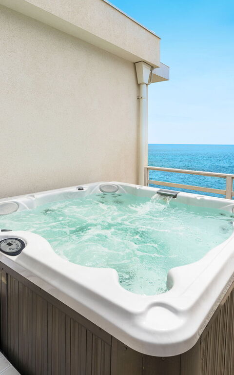 Villa Hermes: Sommar, Utomhus, Välfärd, Visningar