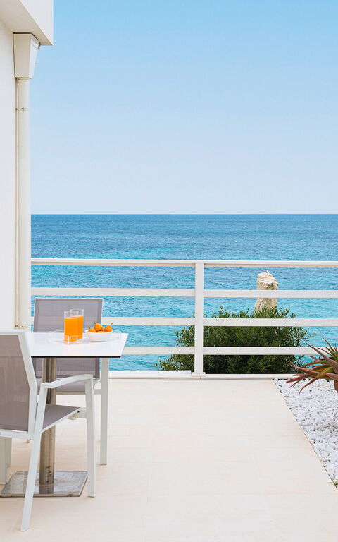 Villa Hermes: Exteriör, Utomhus