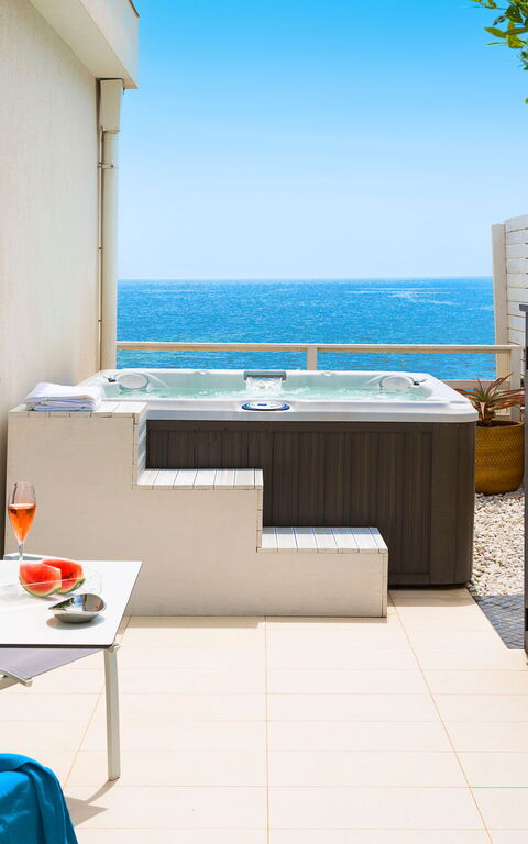 Villa Hermes: Sommar, Utomhus, Visningar