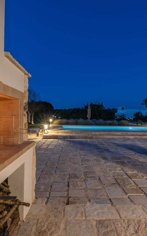 Trullo Adea: Exteriör, Utomhus