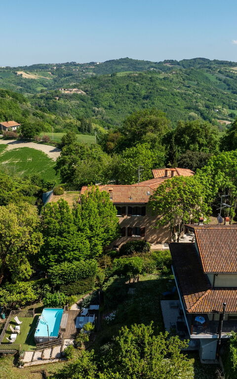 La Nocciola: Utomhus, Visningar