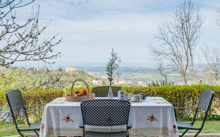 La Nocciola: Exteriör, Trädgård, Utomhus, Visningar