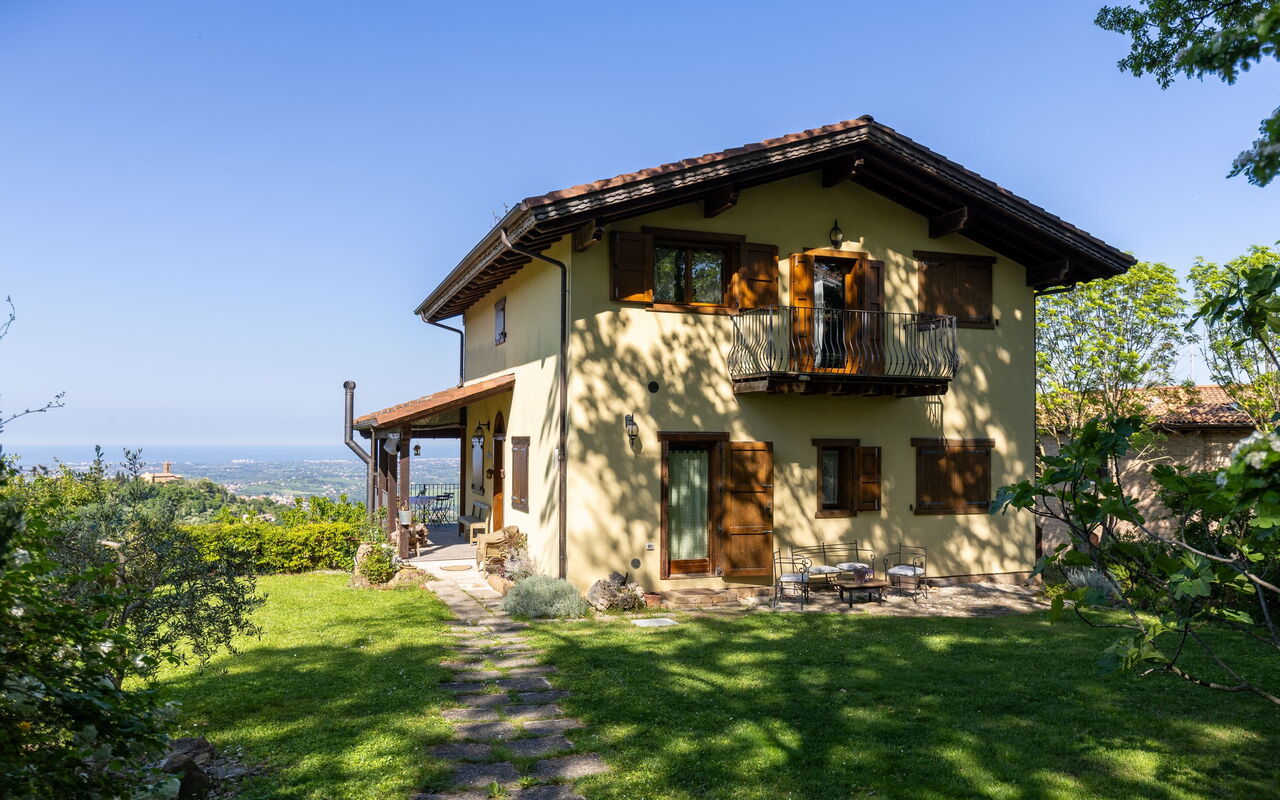 La Nocciola: Exteriör, Utomhus