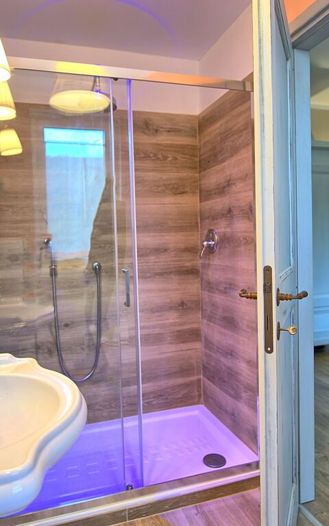 Santo Stefano: Badrum