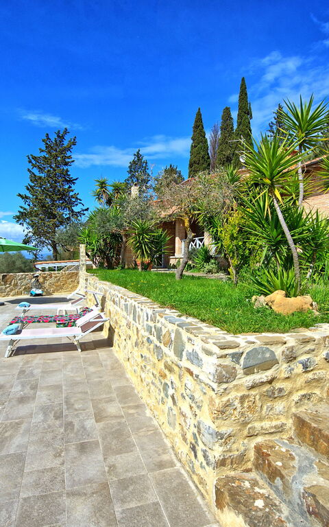 Santo Stefano: slå samman, Utomhus