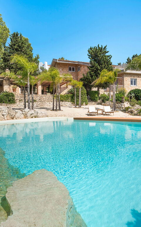 Villa Madda: slå samman, Utomhus