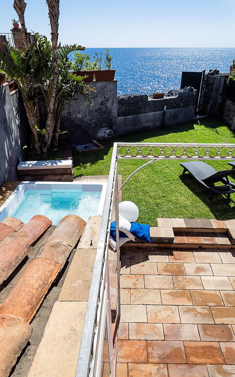 Casa Tecla: slå samman, Trädgård