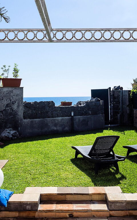 Casa Tecla: slå samman, Trädgård