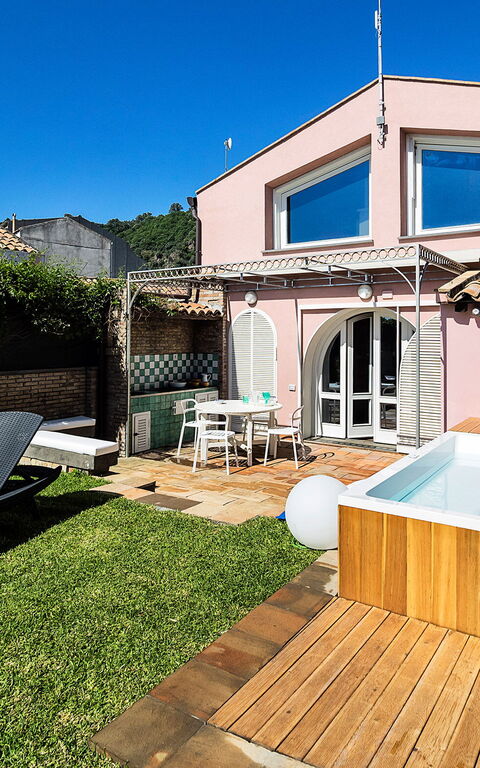 Casa Tecla: slå samman, Trädgård