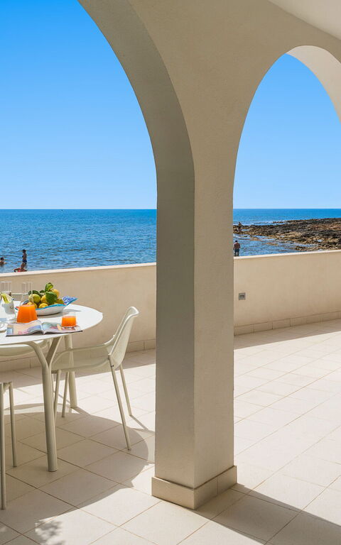 Brezza Marina: Exteriör, Utomhus