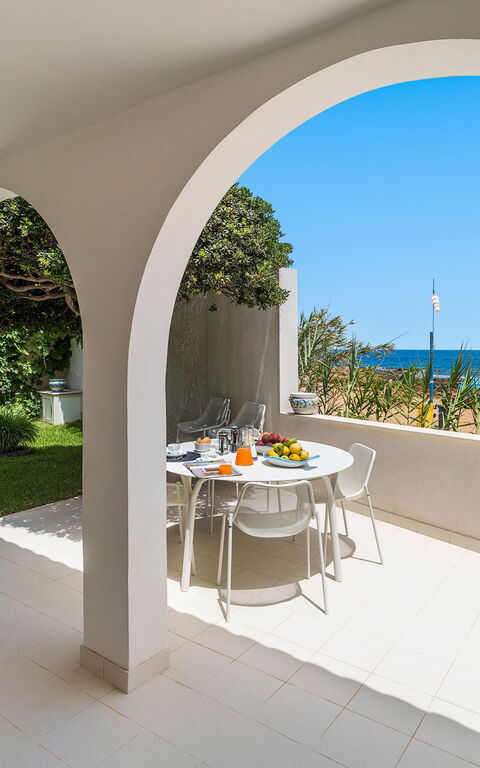 Brezza Marina: Exteriör, Utomhus, Visningar