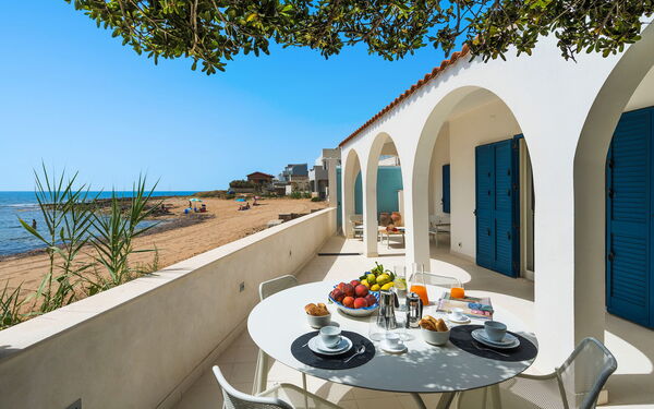 Brezza Marina: Exteriör, Utomhus, Visningar