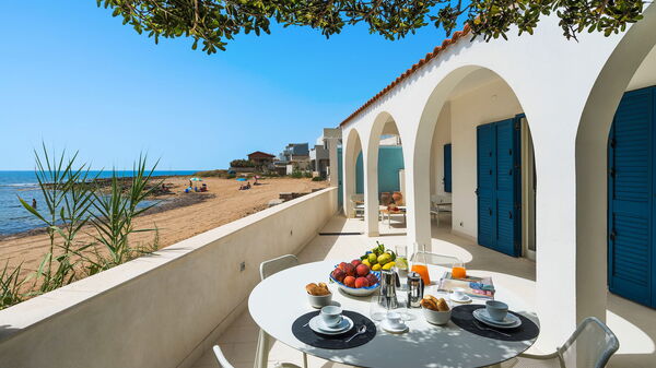 Brezza Marina: Exteriör, Utomhus, Visningar