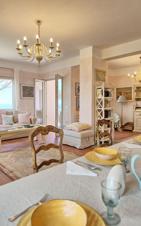 Casarosa Di Mariasole: Lunchrum, Vardagsrum