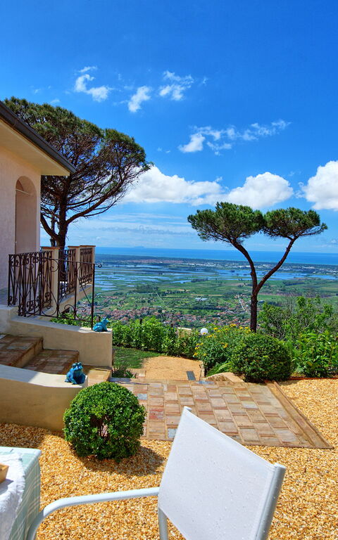 Casarosa Di Mariasole: Exteriör, Utomhus, Visningar