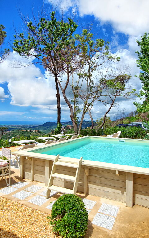 Casarosa Di Mariasole: Exteriör, slå samman, Utomhus, Visningar