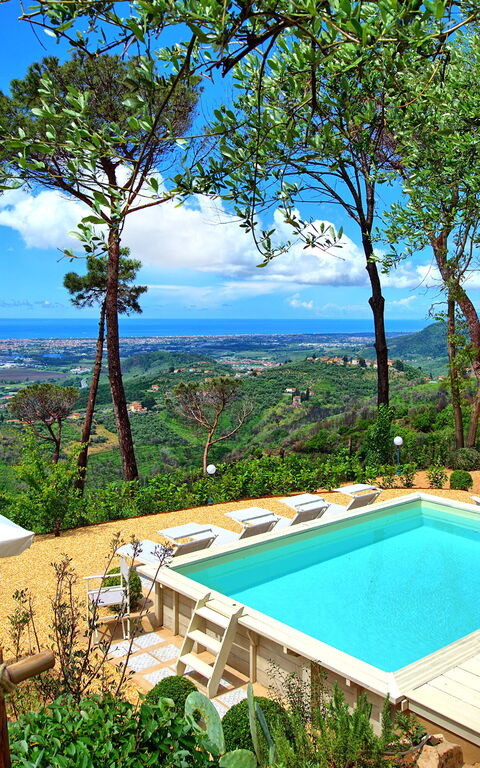 Casarosa Di Mariasole: Exteriör, slå samman, Utomhus, Visningar