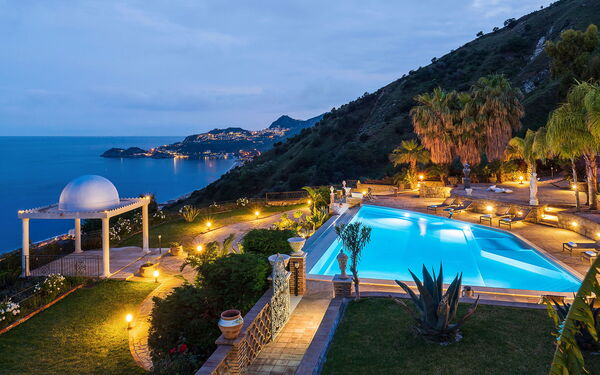 Buena Vista: Exteriör, slå samman, Utomhus, Visningar