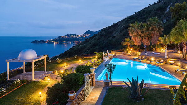 Buena Vista: Exteriör, slå samman, Utomhus, Visningar