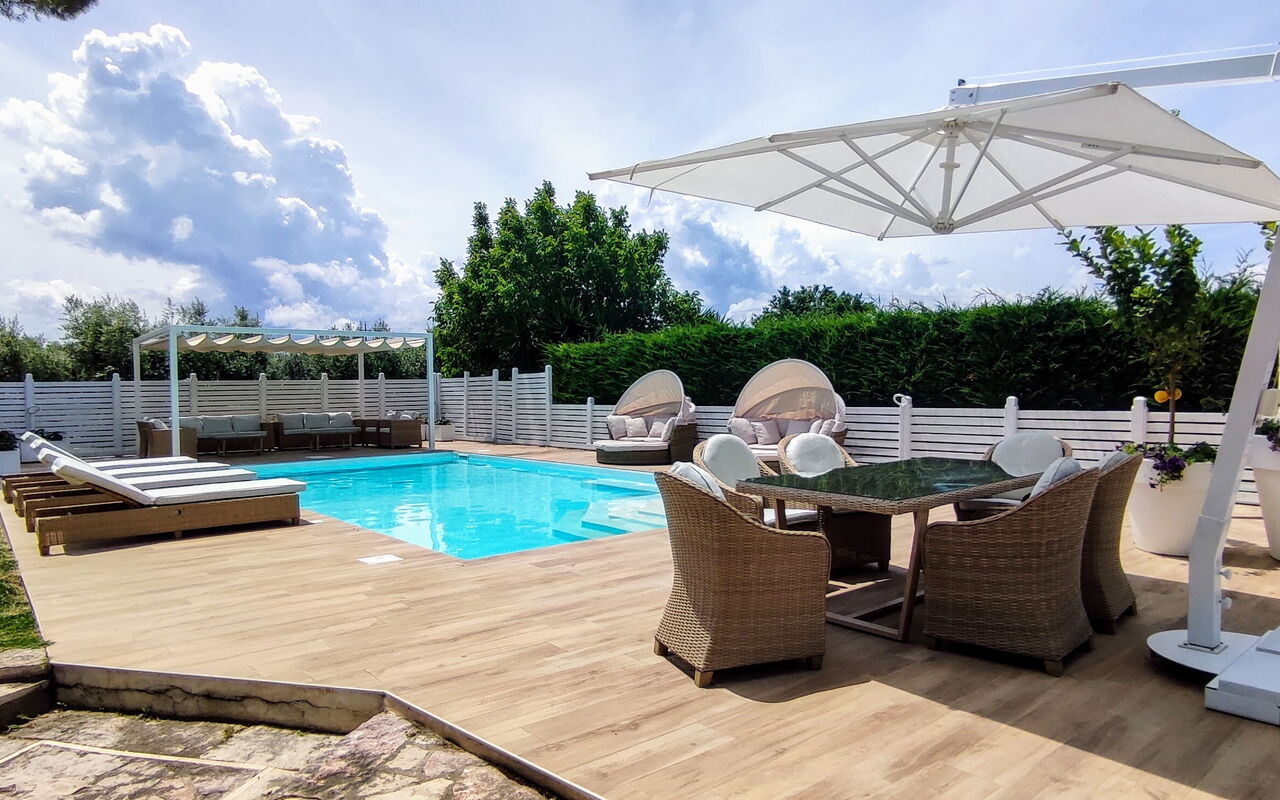 Villa Tagliaferri: slå samman, Sommar